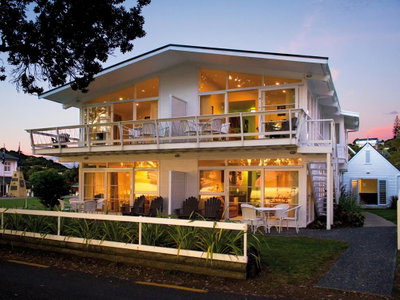 Hananui Lodge And Apartments