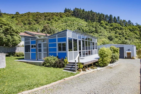 Happiness Happens - Accommodation New Zealand 0