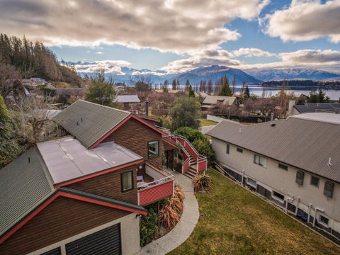Haven By The Lake - Wanaka Holiday Home - Accommodation New Zealand 0