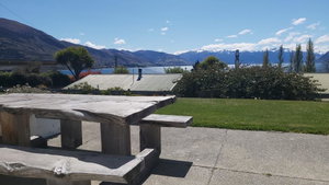 Hawea Apartment Lake and Mountain views