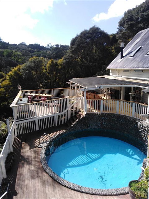 Hekerua Lodge Backpackers - Accommodation New Zealand 3