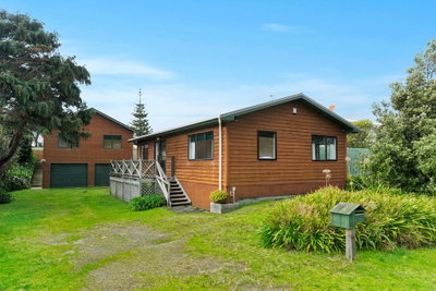 Heperi Haven - Waikanae Beach Holiday Home