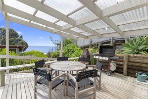 Hidden Cove Gem - Langs Beach Holiday Home