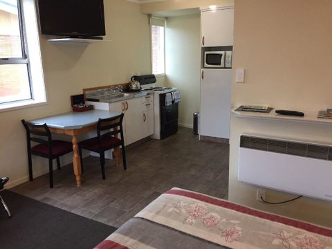 Highway Lodge Motel - Accommodation New Zealand 0