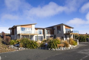 Hillcrest Lodge A