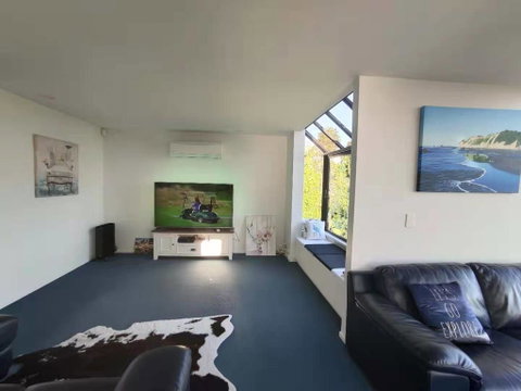 Hillsborough Seaview Villa - Accommodation New Zealand 3