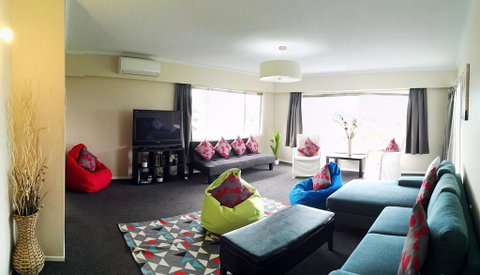 Hillside Heaven Quiet And Comfortable - Accommodation New Zealand 3