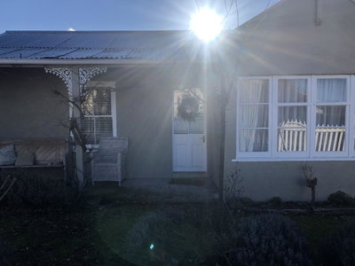 Historic Clyde Cottage