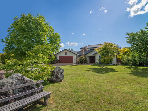 Holdens Bay Retreat - Rotorua Holiday Home - Accommodation New Zealand 0
