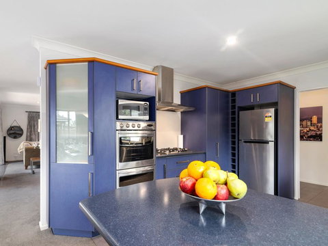 Holdens Bay Retreat - Rotorua Holiday Home - Accommodation New Zealand 1