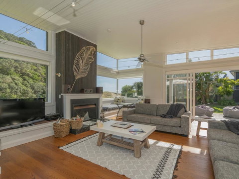 Hot Water Escape - Hot Water Beach Holiday Home - Accommodation New Zealand 3
