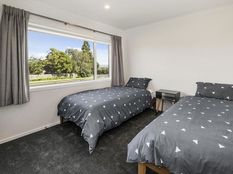 Huka Heights - Taupo Holiday Home - Accommodation New Zealand 2