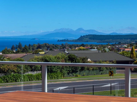 Huka Heights - Taupo Holiday Home - Accommodation New Zealand 3