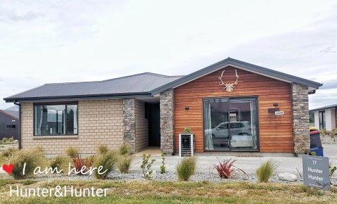 Hunter Hunter - Accommodation New Zealand 0