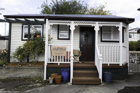 Jailbreak Cottage Accommodation - Accommodation New Zealand 0