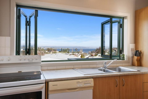 Kaihua Lookout - Taupo Holiday Home - Accommodation New Zealand 2