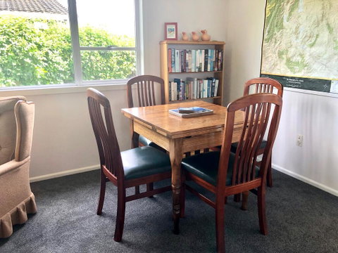 Kiwi Bach Close To Town - Accommodation New Zealand 3
