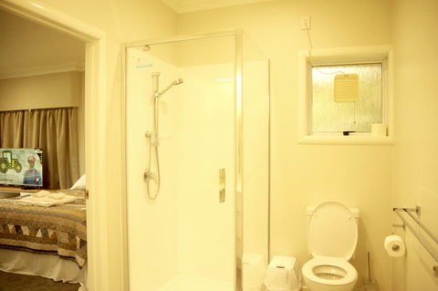 Lake Domain Holiday House - Accommodation New Zealand 3