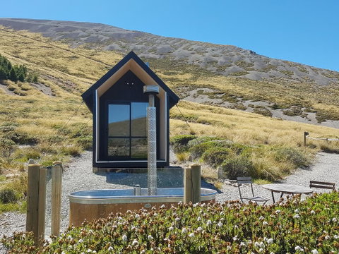 Lake Stella Mountain Huts - Accommodation New Zealand 0