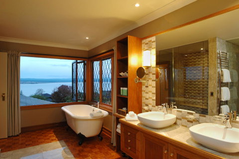 Lake Taupo Lodge - Accommodation New Zealand 2