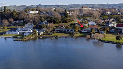 Lakefront Rotorua House In Town