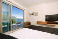 Lakeside Apartments