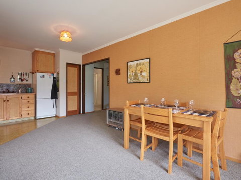 Lakeside Serenity - Wanaka Holiday Home - Accommodation New Zealand 2