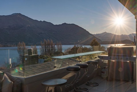 Lakeview Heights Luxury Apartment 2 - Accommodation New Zealand 2