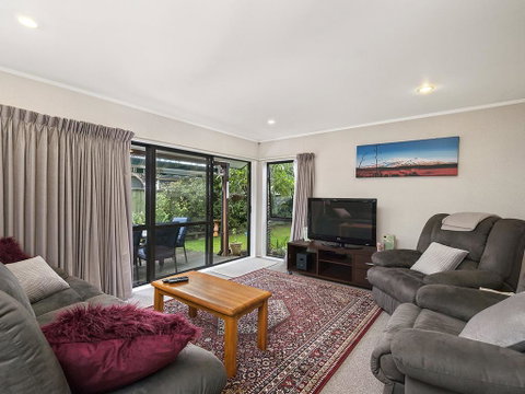 Lakewood Lodge With WiFi - Taupo Holiday Home - Accommodation New Zealand 3