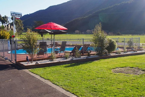 Linkwater Motel And Backpackers - Accommodation New Zealand 2