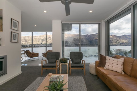 Lismore - Sleeps 6 - Amazing Lake Views - Walk To Town - Accommodation New Zealand 1