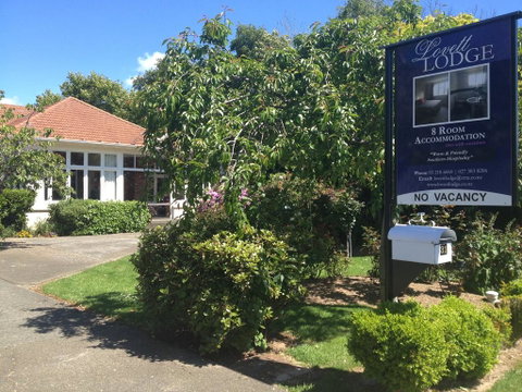 Lovett Lodge - Accommodation New Zealand 0