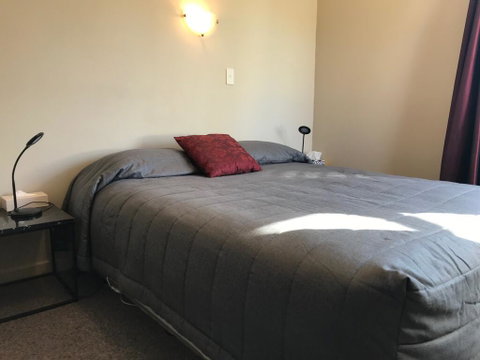 Lovett Lodge - Accommodation New Zealand 1