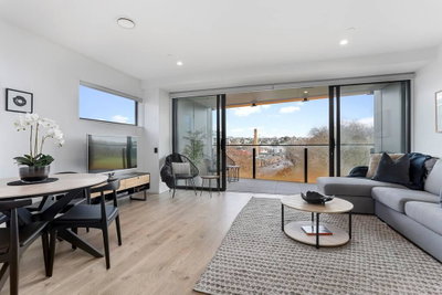 Luxury Comfort With Lush Park Views