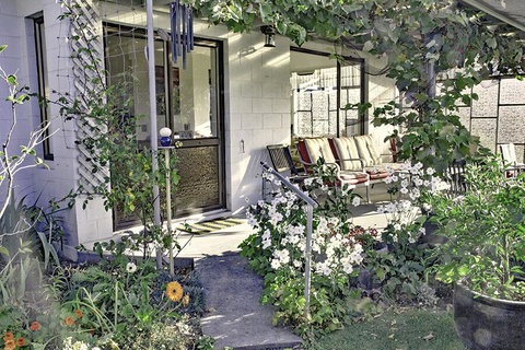 Magnolia House - Accommodation New Zealand 2