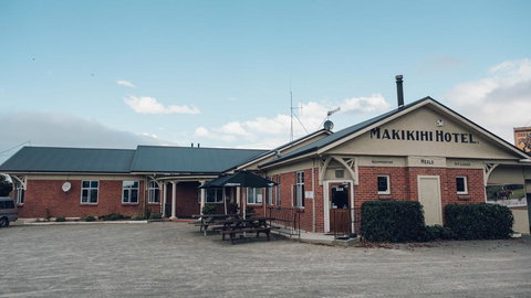 Makikihi Country Hotel - Accommodation New Zealand 0