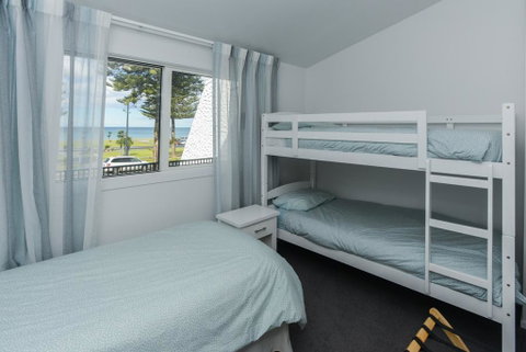 Marine Views - Napier Upstairs Unit - Accommodation New Zealand 1