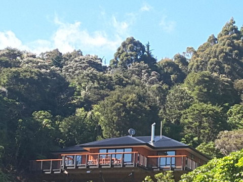 Marlborough Sounds Accommodation 92 - Accommodation New Zealand 0