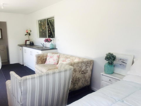 Matapouri Cabin By The Beach - Accommodation New Zealand 2