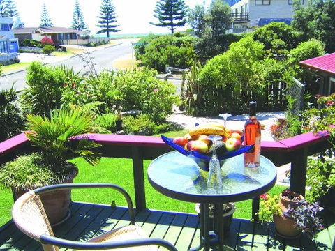 Moanarua Beach Cottage - Accommodation New Zealand 1