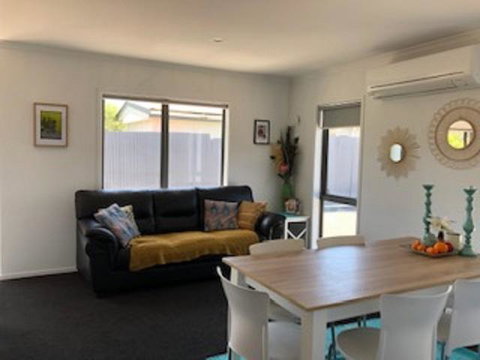 Modern Double Room With Separate Toilet Near The Beach - Accommodation New Zealand 3