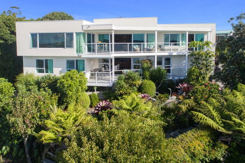 Moon Shadow Luxury B&B - Accommodation New Zealand 0
