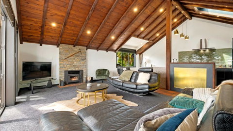 Mountain View Chalet - Accommodation New Zealand 3