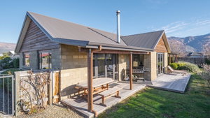 Mt Iron Views - Wanaka Holiday Home