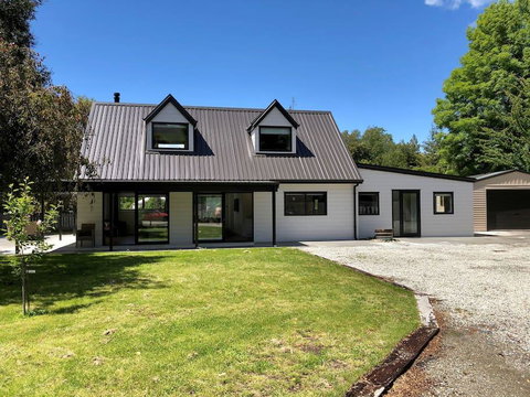 Newly Renovated Tranquillity On Stone Street - Accommodation New Zealand 1