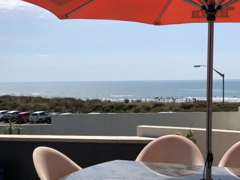 Ocean Front East End Beach House - Accommodation New Zealand 0
