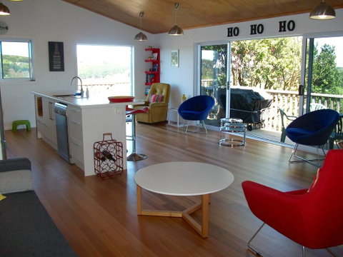 Onetangi Haven - Onetangi Holiday Home - Accommodation New Zealand 0