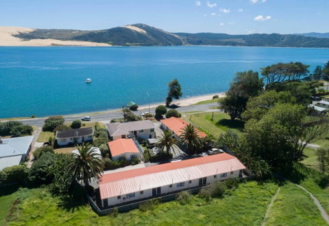 Opononi Lighthouse Motel - Accommodation New Zealand 1