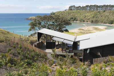 Otaha Beachfront Lodge By Touch Of Spice
