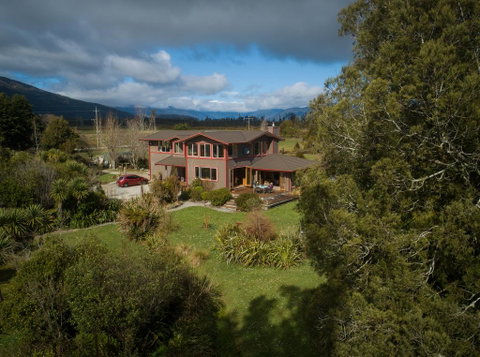 Paramata Lodge - Accommodation New Zealand 0